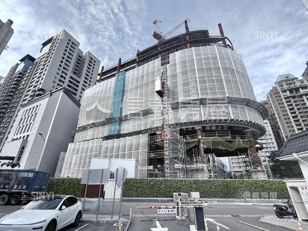 稀有雲頂高樓兩房雙衛平車房屋室內格局與周邊環境