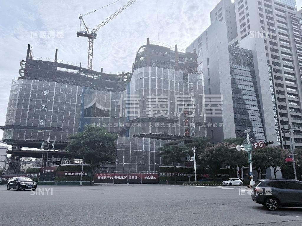 稀有雲頂高樓兩房雙衛平車房屋室內格局與周邊環境