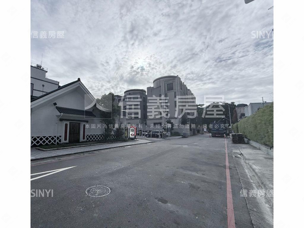 稀有雲頂高樓兩房雙衛平車房屋室內格局與周邊環境