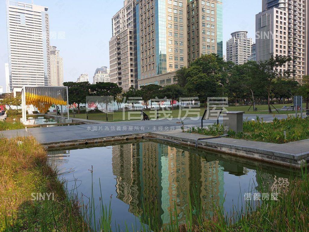 稀有雲頂高樓兩房雙衛平車房屋室內格局與周邊環境