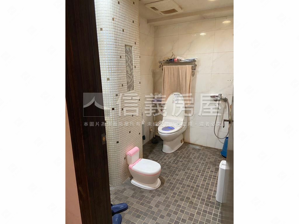 皇家名宮稀有頂樓戶房屋室內格局與周邊環境