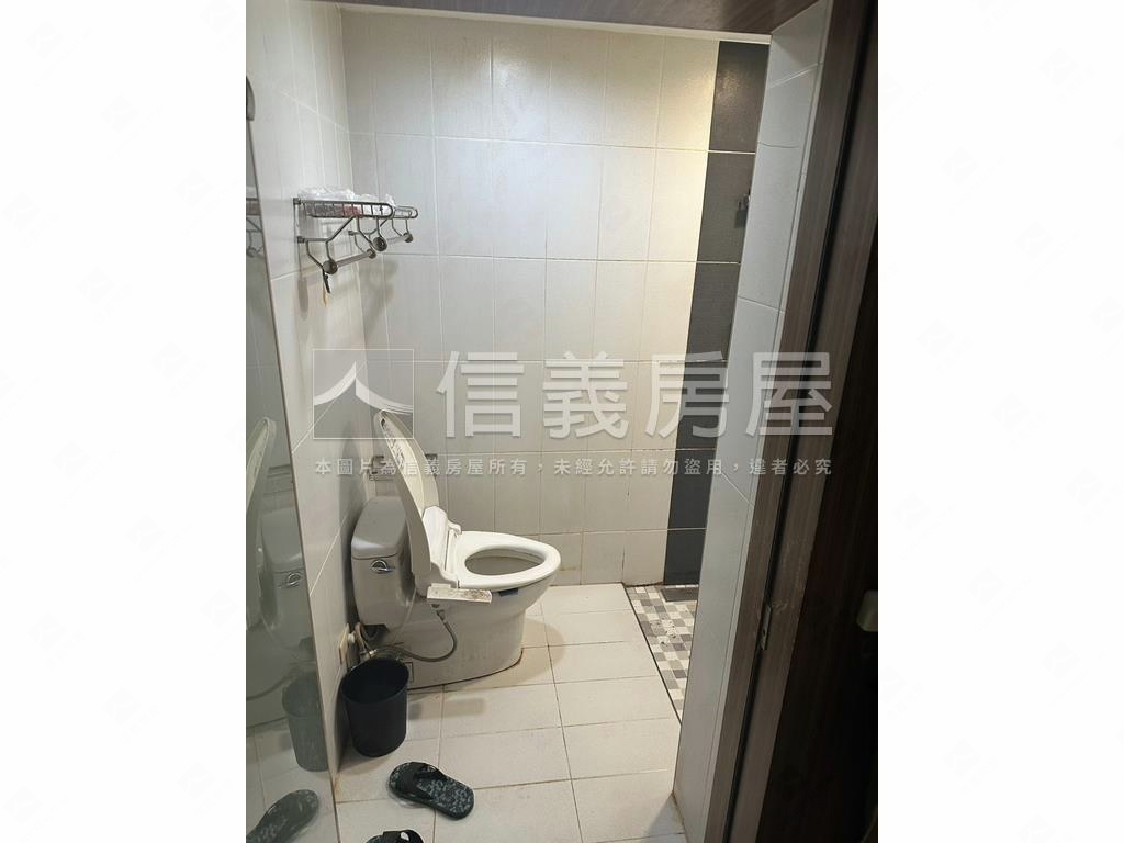 皇家名宮稀有頂樓戶房屋室內格局與周邊環境