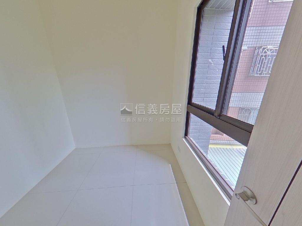 遠見樹梢綠茵戶房屋室內格局與周邊環境