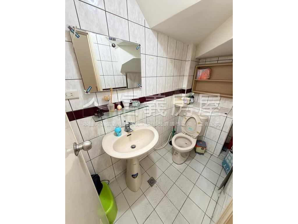 新光國中旁優質店住房屋室內格局與周邊環境