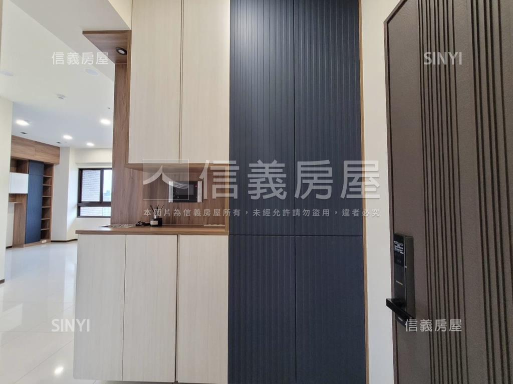 丹麥。尊爵帝王頂輕奢房屋室內格局與周邊環境