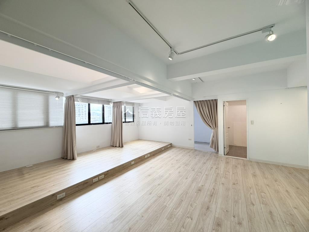 專凱旋名宮看學校朝南戶房屋室內格局與周邊環境