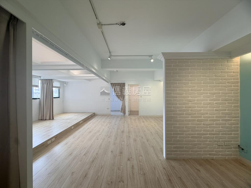 專凱旋名宮看學校朝南戶房屋室內格局與周邊環境