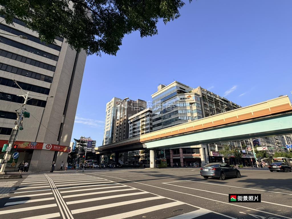 就在大安站★看學校朝南房屋室內格局與周邊環境