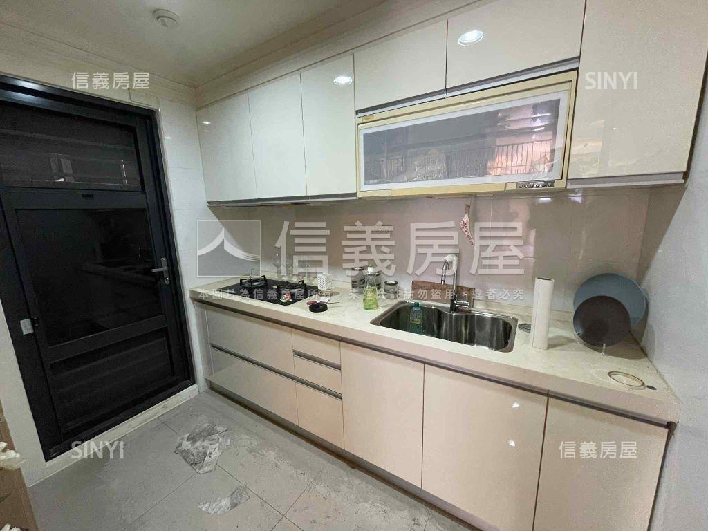 名發新境精美三房平車房屋室內格局與周邊環境