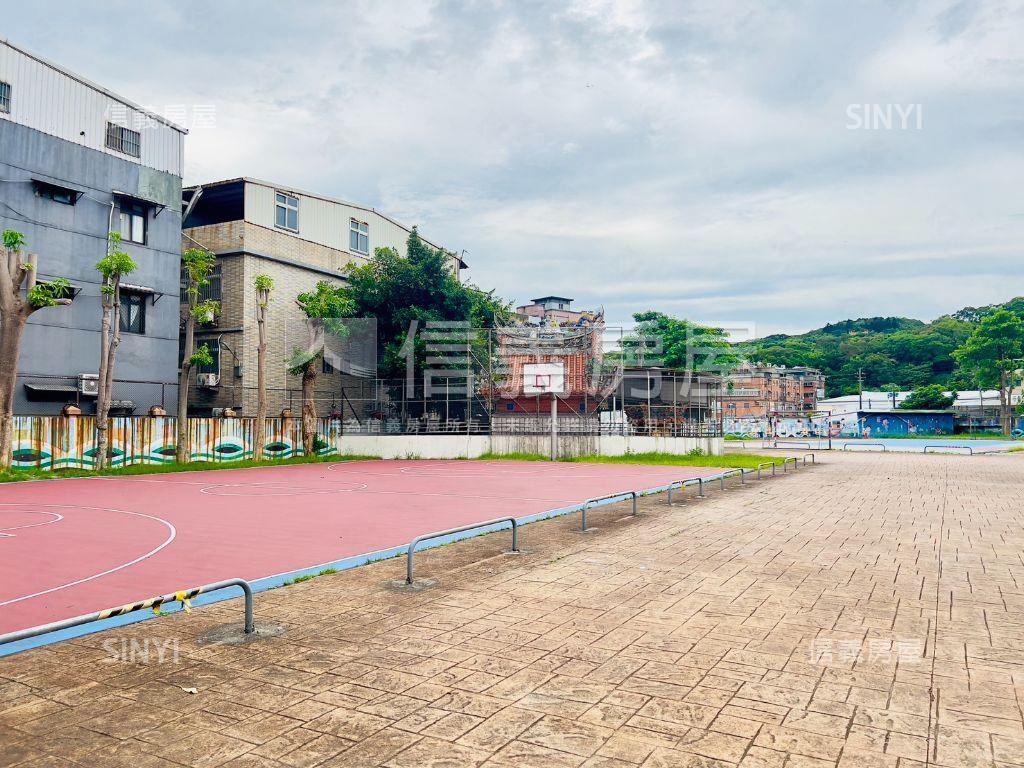 地段好！近萬壽路二段土地房屋室內格局與周邊環境