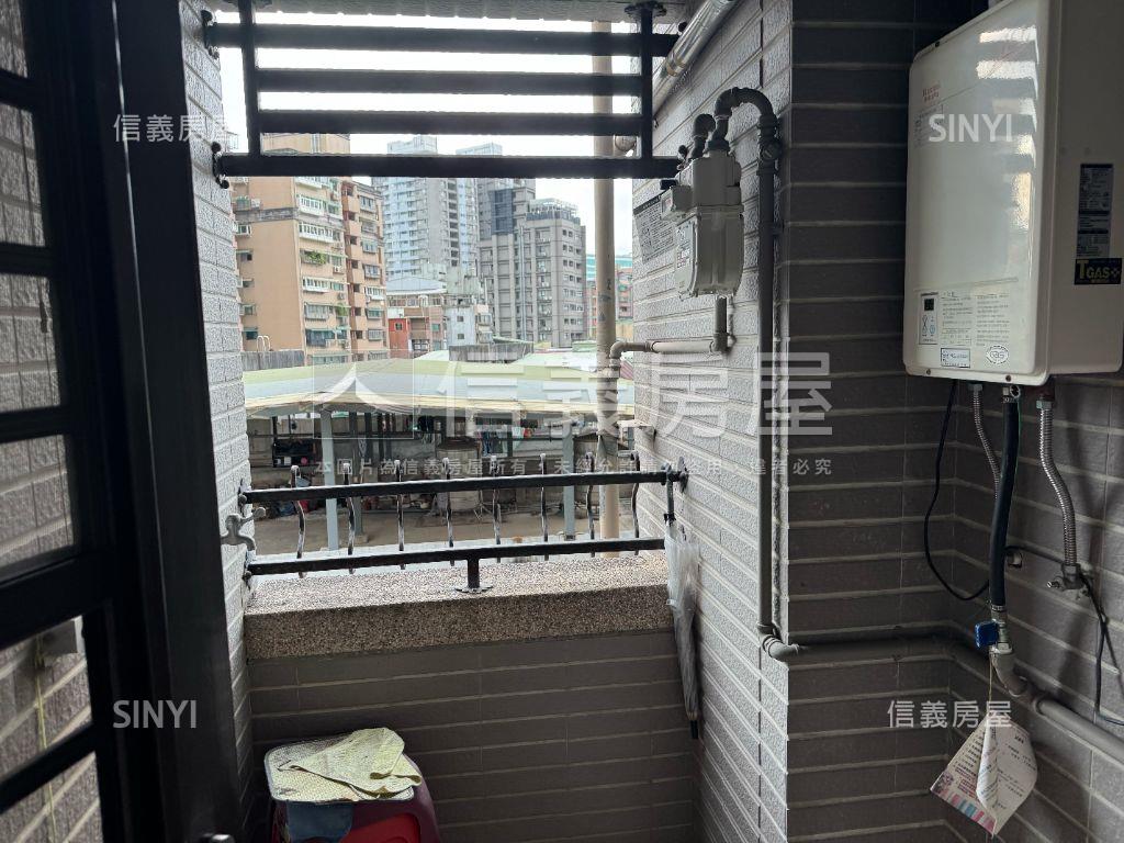 高峰會美兩房房屋室內格局與周邊環境