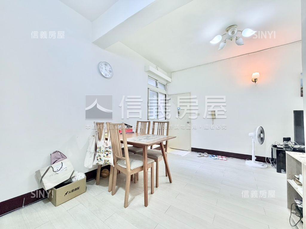 秀山三面採光美寓房屋室內格局與周邊環境