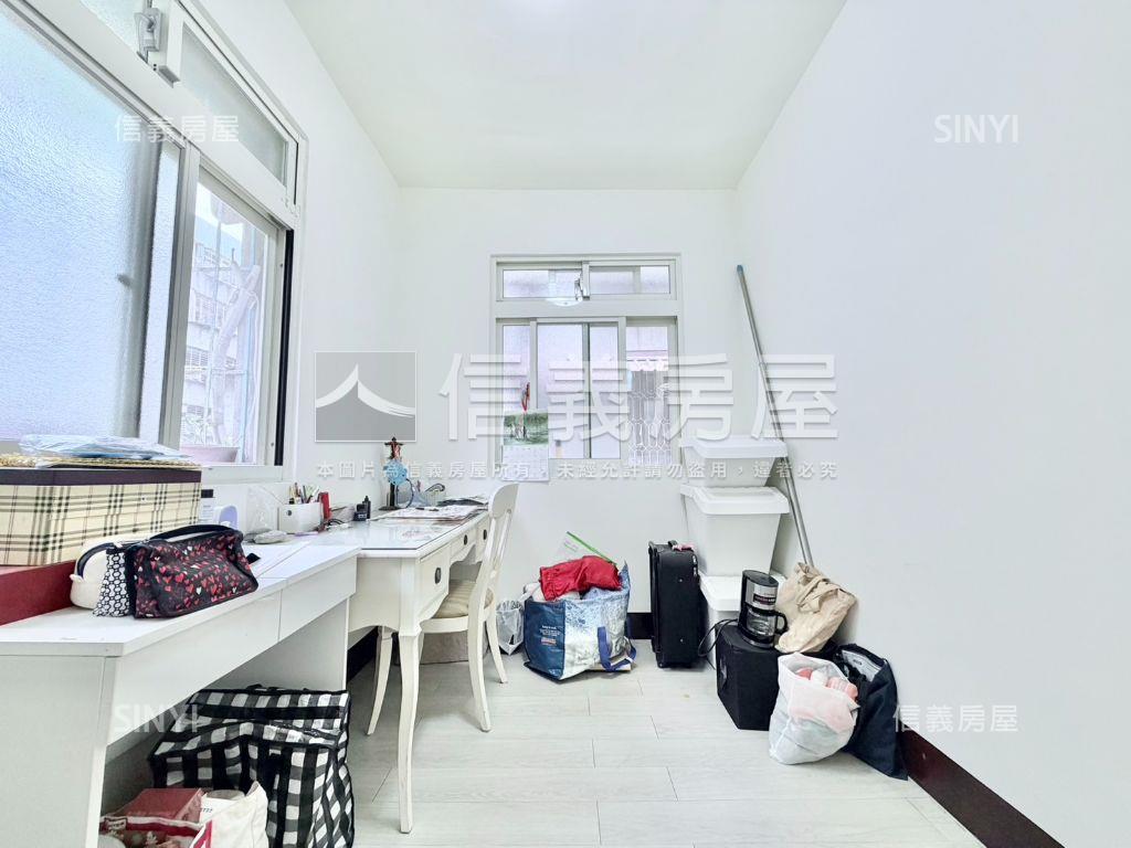 秀山三面採光美寓房屋室內格局與周邊環境