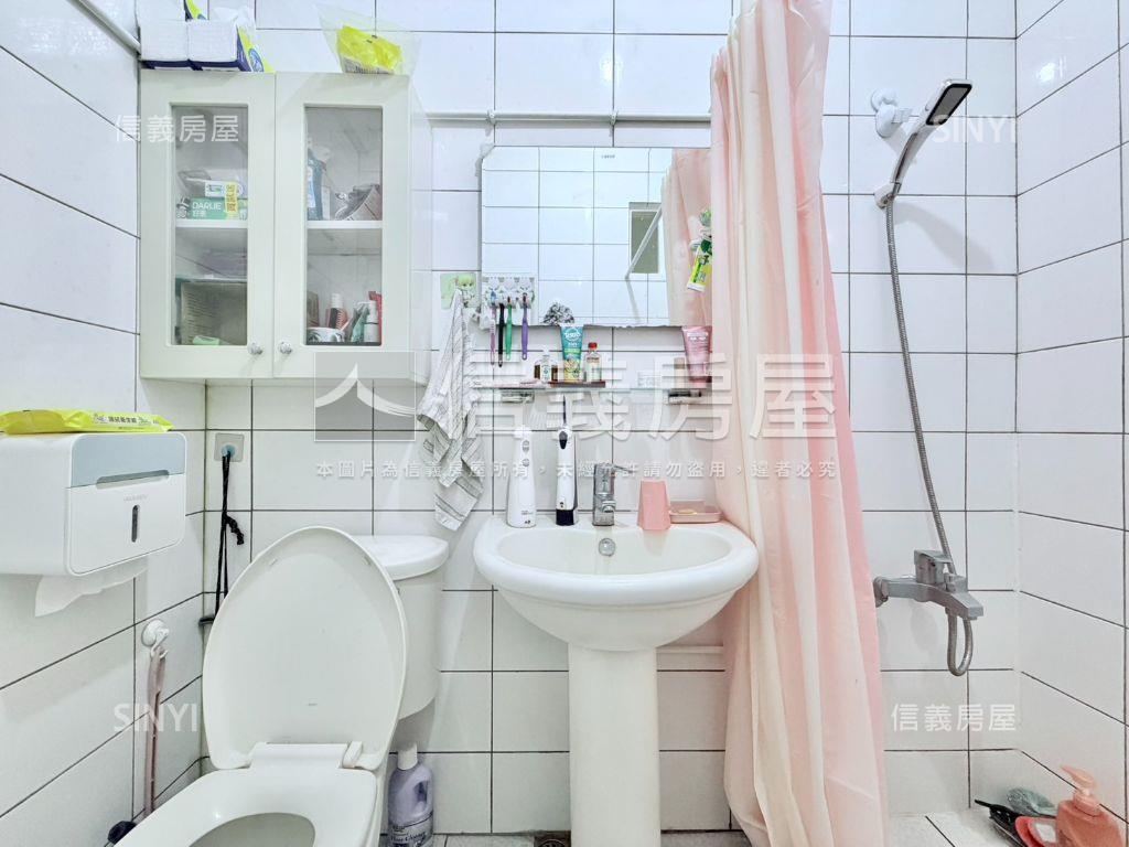 秀山三面採光美寓房屋室內格局與周邊環境