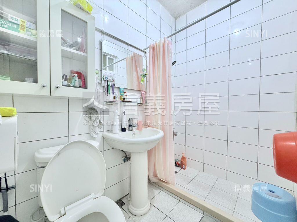 秀山三面採光美寓房屋室內格局與周邊環境