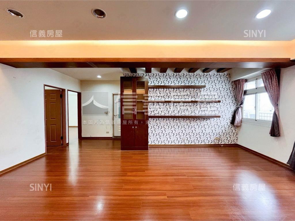 八期玉京鄉美三房附車位房屋室內格局與周邊環境