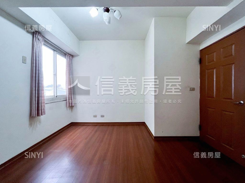 八期玉京鄉美三房附車位房屋室內格局與周邊環境