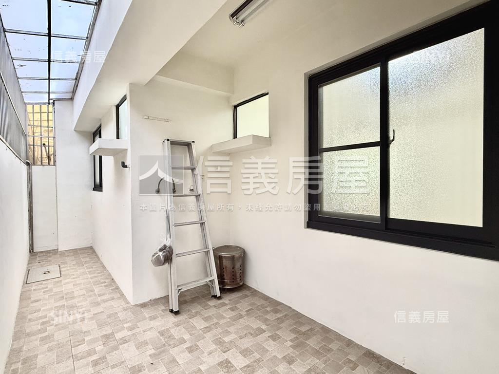 鳳山火車站成家一樓美宅房屋室內格局與周邊環境