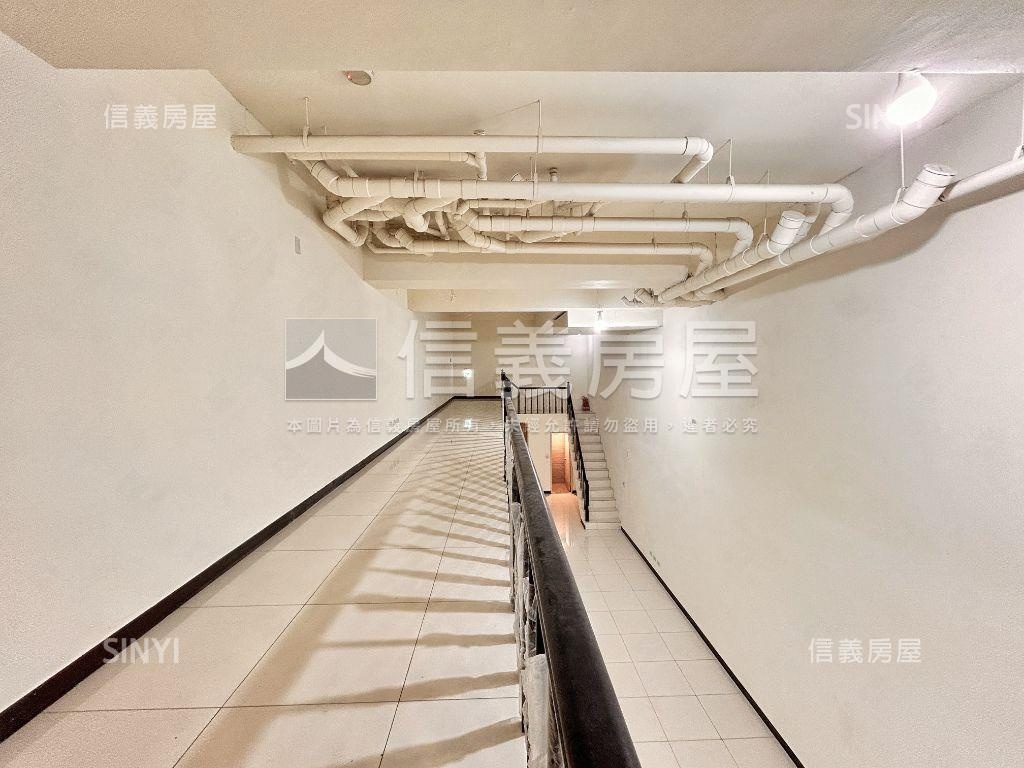 近捷運Ａ９翫美店面Ｓ２房屋室內格局與周邊環境