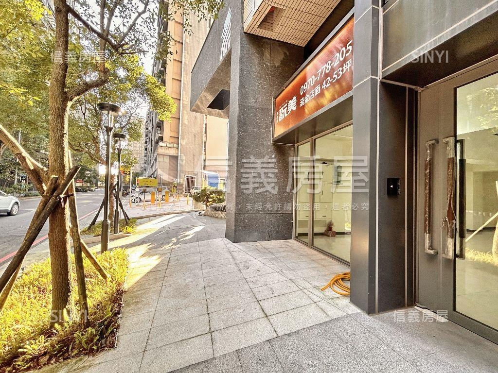 近捷運Ａ９翫美店面Ｓ２房屋室內格局與周邊環境