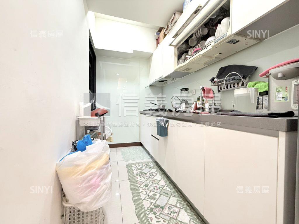 綠園道採光三房平車房屋室內格局與周邊環境