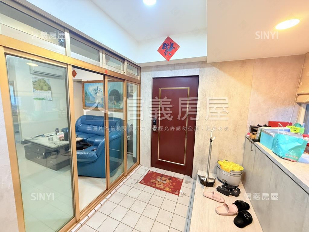 富貴天地３房車位房屋室內格局與周邊環境