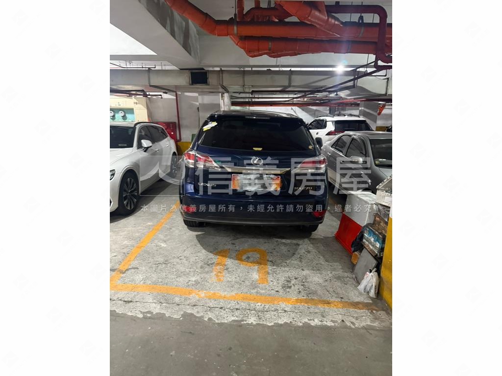 富貴天地３房車位房屋室內格局與周邊環境
