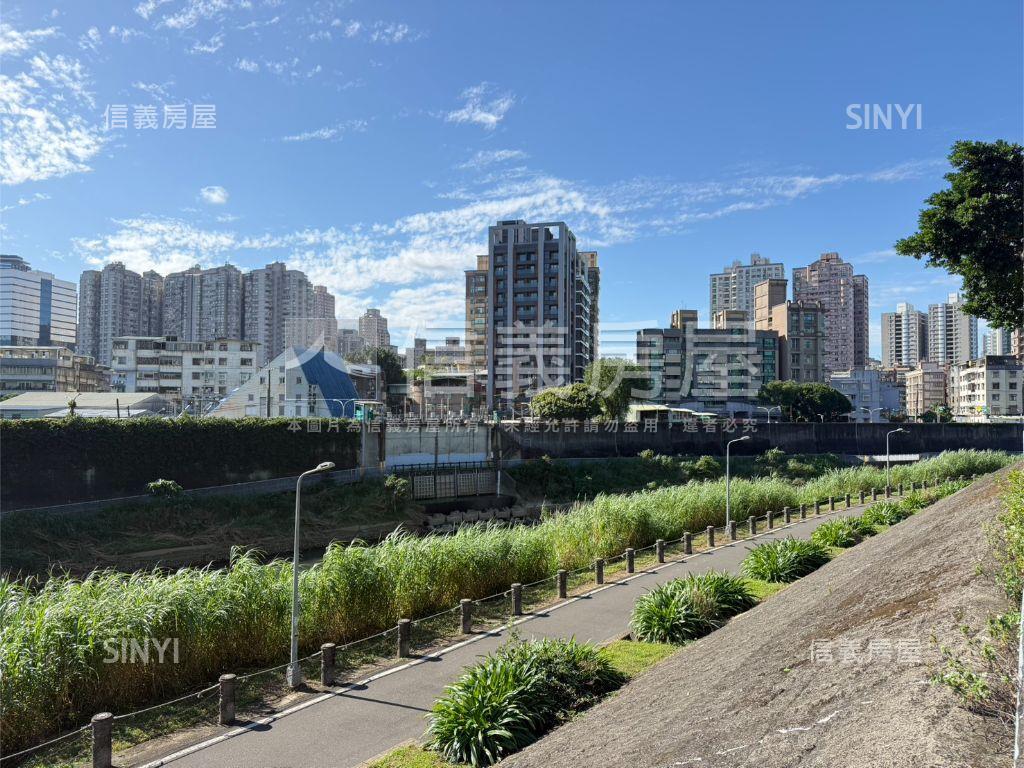 文山河岸電梯兩房房屋室內格局與周邊環境