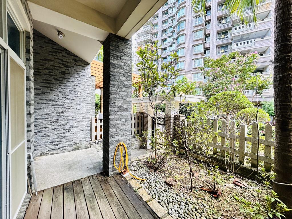 台北灣萬坪基地退休透天宅房屋室內格局與周邊環境