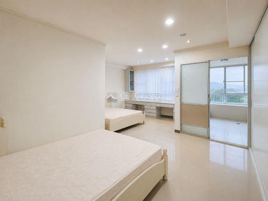 台北灣萬坪基地退休透天宅房屋室內格局與周邊環境
