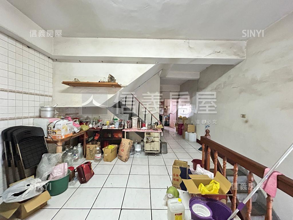 霧峰中正路稀有臨路透店房屋室內格局與周邊環境