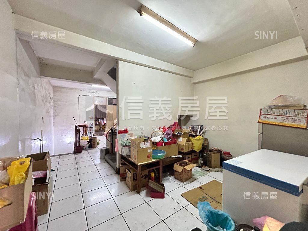 霧峰中正路稀有臨路透店房屋室內格局與周邊環境