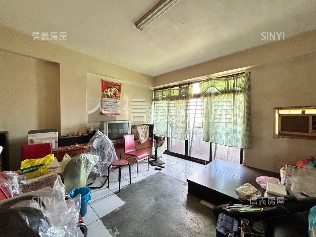 霧峰中正路稀有臨路透店房屋室內格局與周邊環境