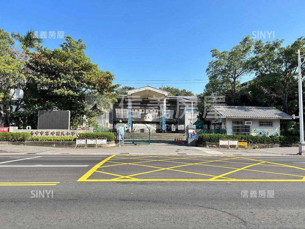 霧峰中正路稀有臨路透店房屋室內格局與周邊環境