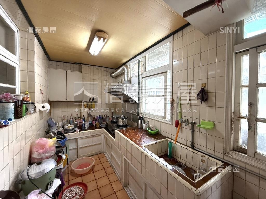 貴陽街陽光邊間起家厝房屋室內格局與周邊環境