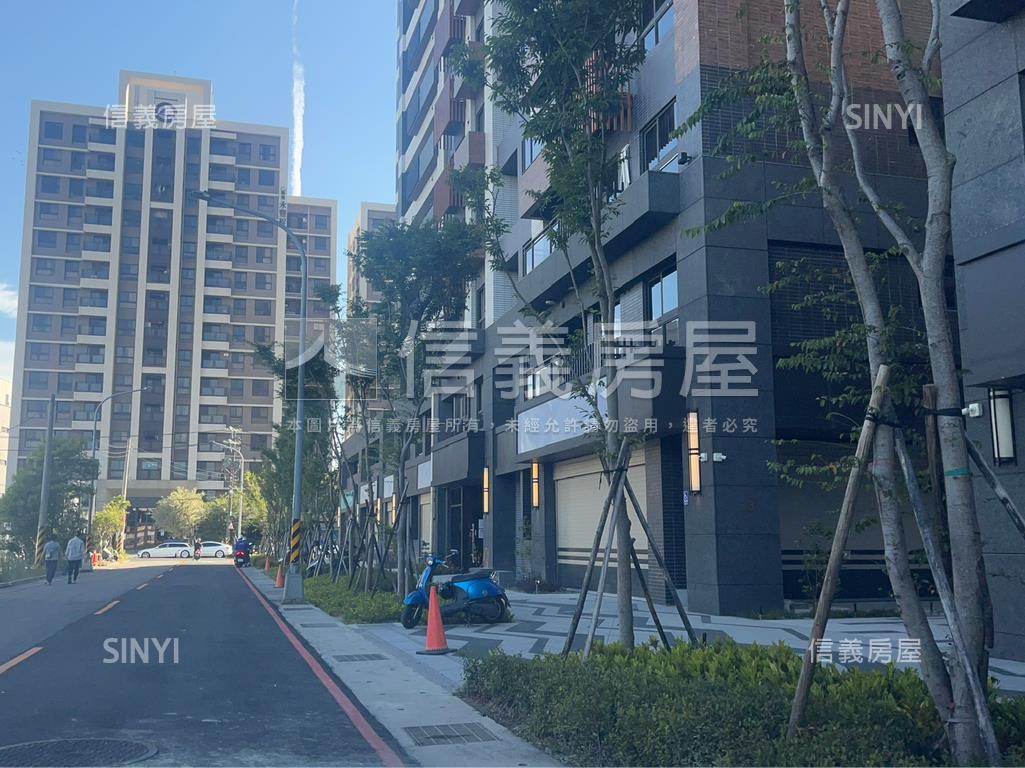 新興高中纖未來面寬店面房屋室內格局與周邊環境
