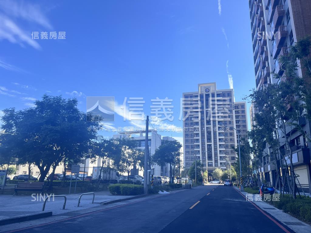 新興高中纖未來面寬店面房屋室內格局與周邊環境
