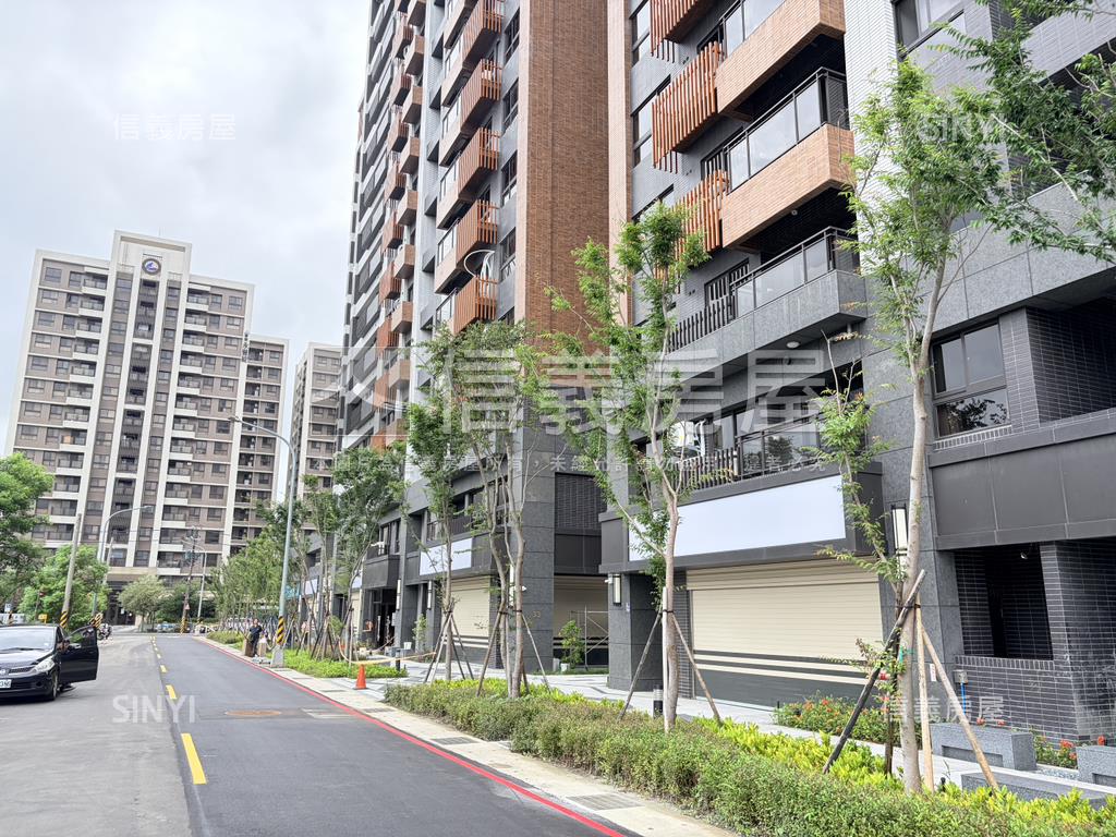 新興高中纖未來面寬店面房屋室內格局與周邊環境