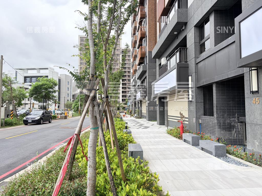 新興高中纖未來面寬店面房屋室內格局與周邊環境