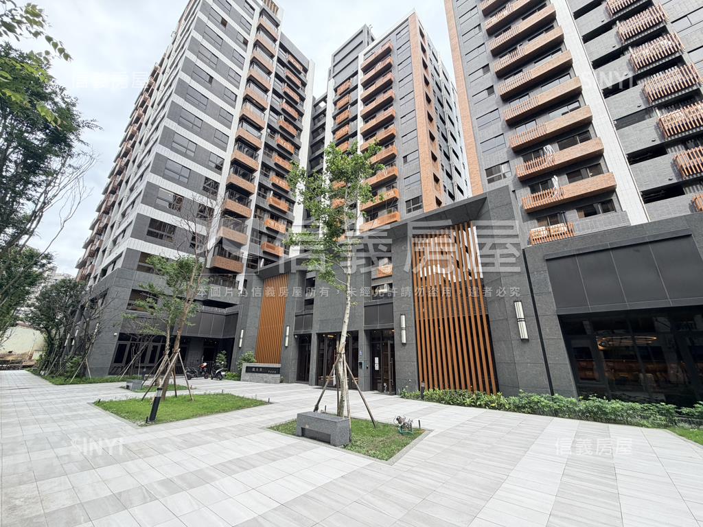 新興高中纖未來面寬店面房屋室內格局與周邊環境