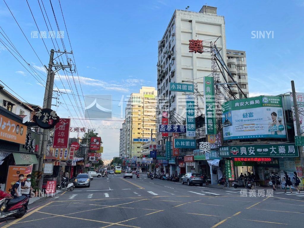 正西屯路朝南角店房屋室內格局與周邊環境