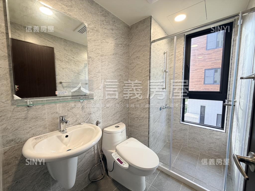 蓮潭國小正對面三房平車房屋室內格局與周邊環境