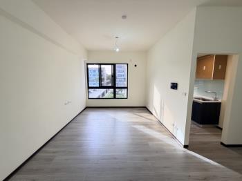 蓮潭國小正對面三房平車