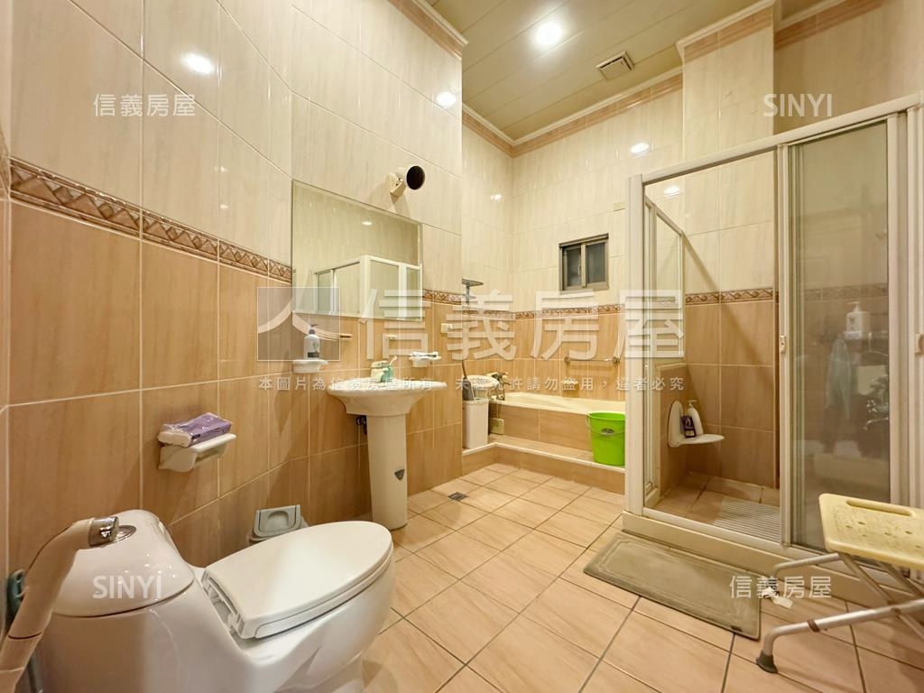 鄰高鐵．大地坪大面寬車墅房屋室內格局與周邊環境