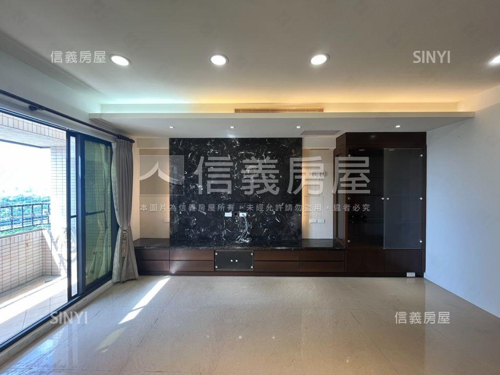 左營雙車質感樓中樓房屋室內格局與周邊環境