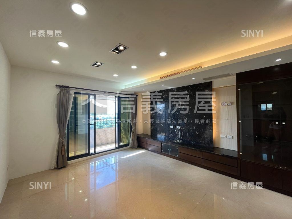 左營雙車質感樓中樓房屋室內格局與周邊環境