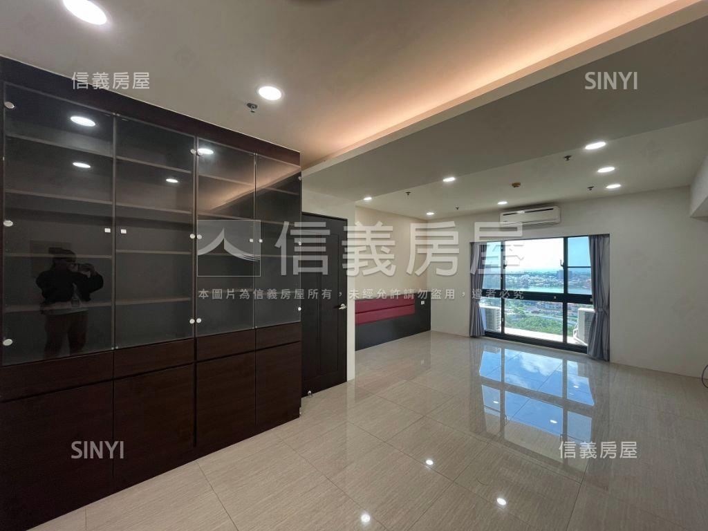 左營雙車質感樓中樓房屋室內格局與周邊環境
