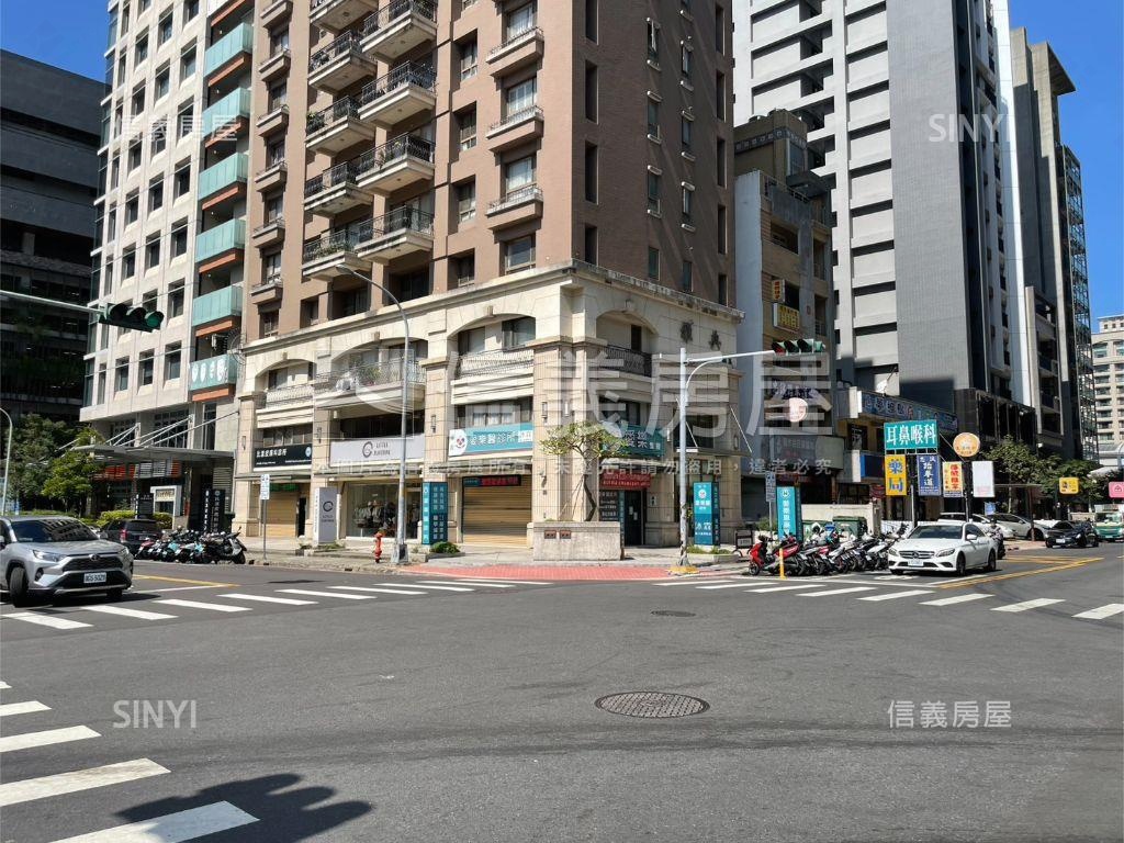 遠百旁角間大店面房屋室內格局與周邊環境