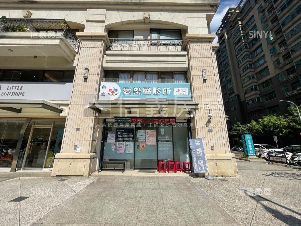 遠百旁角間大店面房屋室內格局與周邊環境