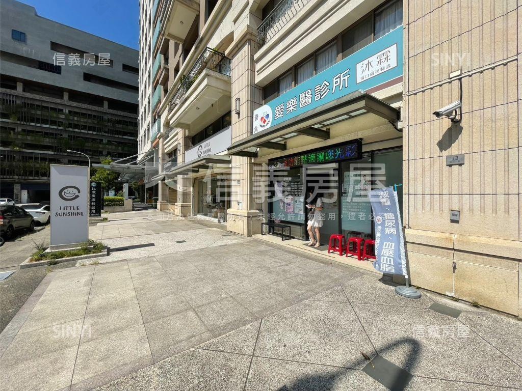 遠百旁角間大店面房屋室內格局與周邊環境